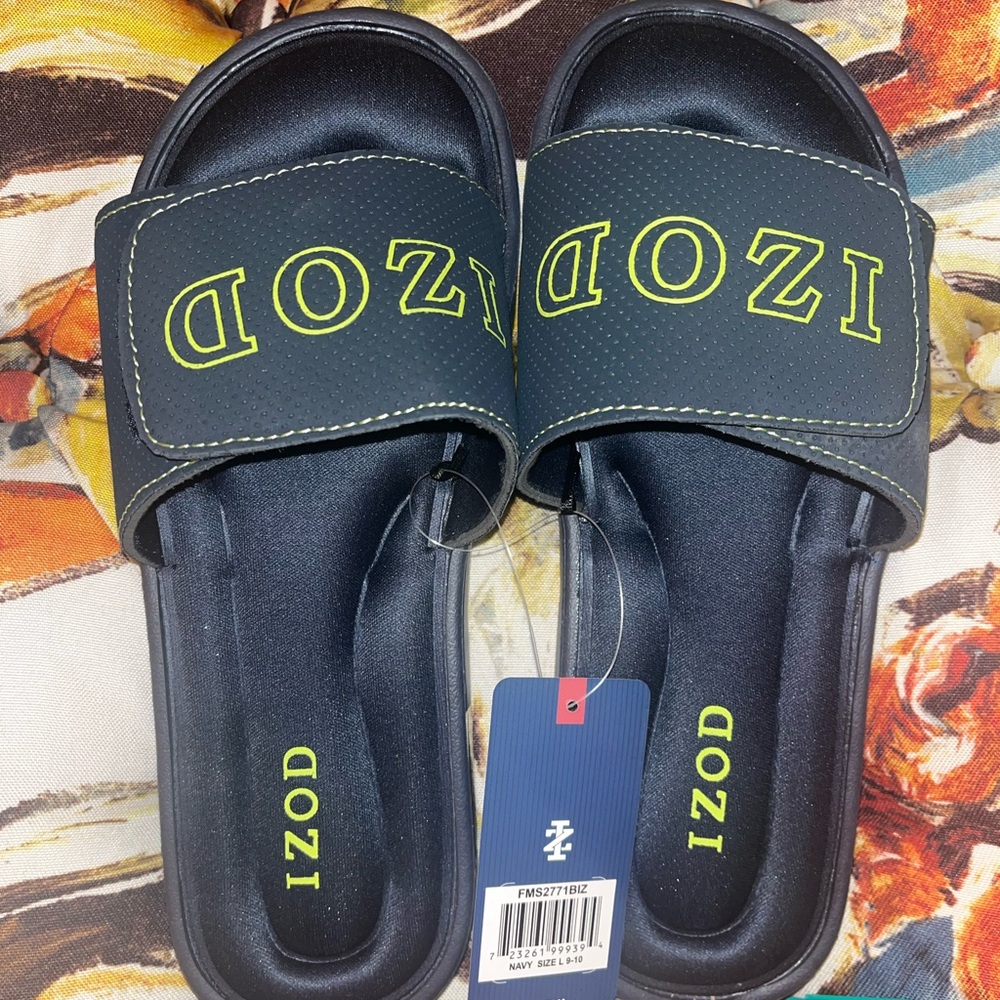 Men’s IZOD Slides. Size Large 9-10. New with tags.